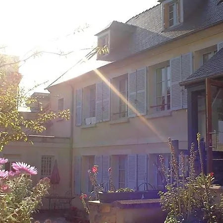Location A Le Chateau 3*